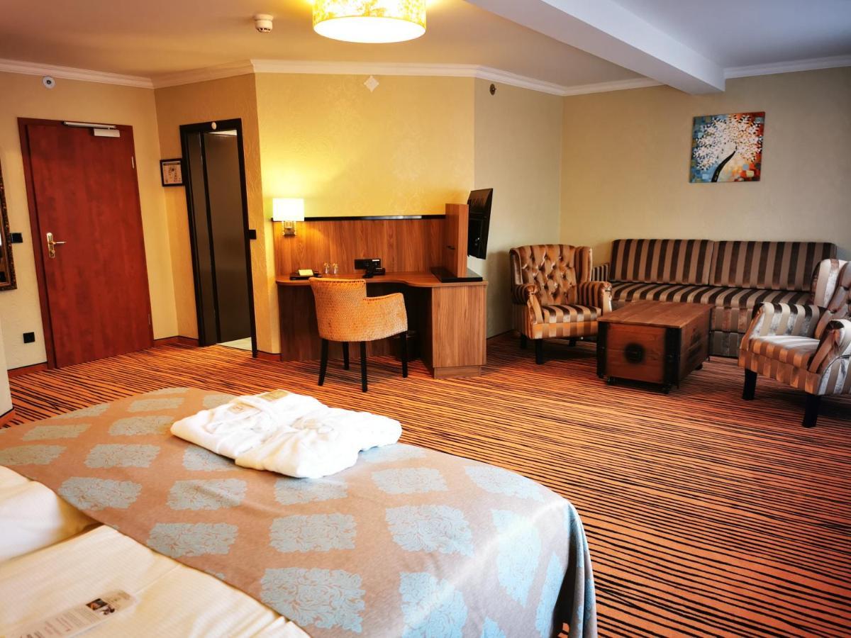 The Lakeside - Burghotel Zu Strausberg Exterior photo
